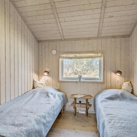 Prázdninový dům 2 Bedroom Cozy In *