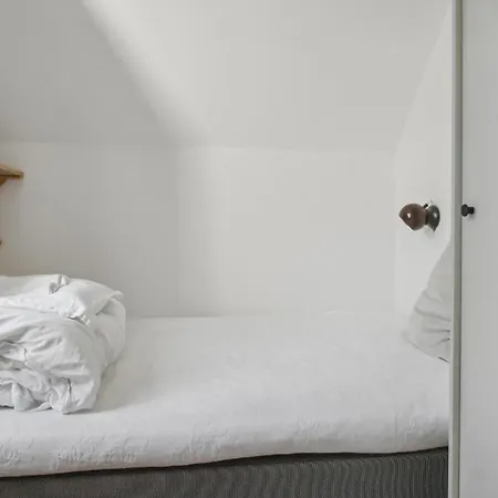 2 Bedroom Cozy In Holiday home